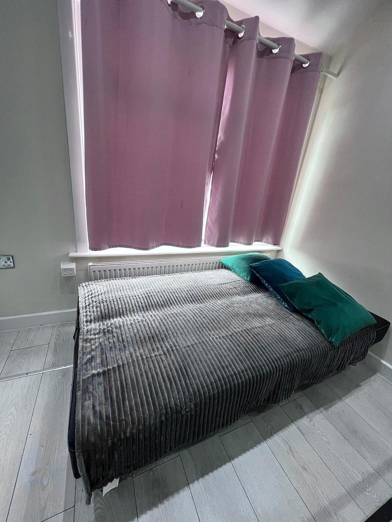 Cosy Private Flat In London, Free Parking On Premise Apartment Carshalton Bagian luar foto
